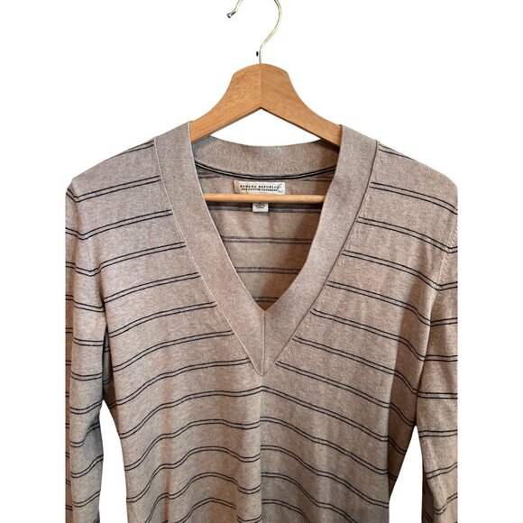 Banana Republic Silk Cotton Cashmere Gray Striped V-Neck Sweater Women's Size M - Picture 2 of 4